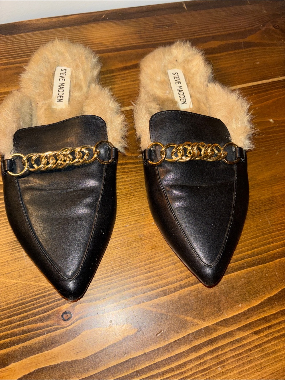 Steve Madden Black Pointed Faux-Leather Mule with Gold Chain and Tan Fur Lining